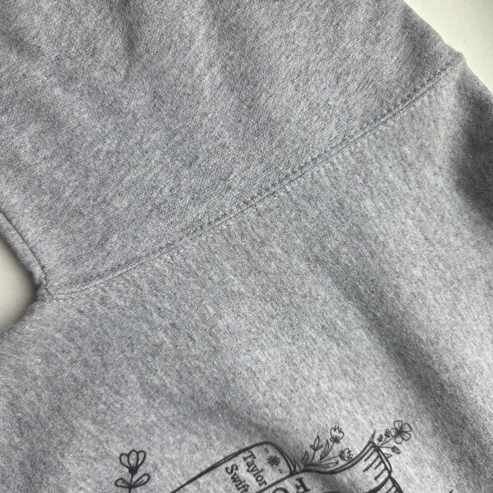 Taylor Swift Eras Fan Sweatshirt Womens M Gray Black Graphic Medium Cozy Bookish - Picture 7 of 11